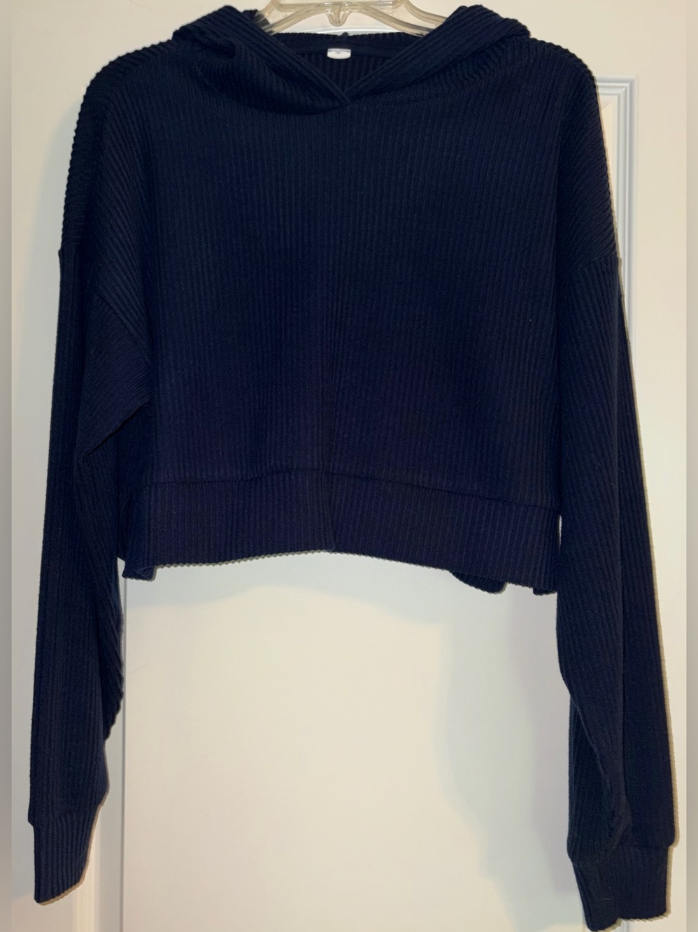 ALO MUSE RIBBED CROPPED HOODIE & MUSE RIBBED JOGGERS - Picture 2 of 12